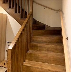 [Hot Item] Solid Pine Wood Straight Stair Traditional Banister Stair for Canadian Cottages Classic Indoor DIY Installation