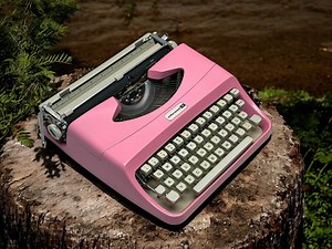Vintage Pink Underwood Typewriter With Case - Retro Office Decor - Etsy