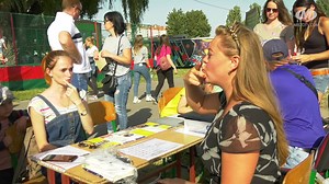 Два дні музики, спорту, перформансів, молодіжного драйву та гарного настрою. У Хмельницькому відбувся другий фестиваль “MyFEST”. Його — традиційно — проводять до Дня молоді. Цьогоріч організатори підготували гостям чимало цікавих активностей. Загалом працювало 13 різноманітних локацій. Тож кожен відвідувач “MyFEST’у” міг скласти свій особливий фестивальний пазл. Окрім веселих спогадів, після фестивалю хмельничанам залишилася цікава локація. Відтепер на вході до Молодіжного парку кожного зустріча