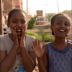 ♀️ Au Soudan, les femmes n’hésitent plus à prendre part aux manifestations. Dans ce pays musulman, elles se battent pour la démocratie, mais aussi pour sortir du rôle qui leur est assigné en tant que femmes. 👉 arte.app.link/JournalARTE | ARTE Info