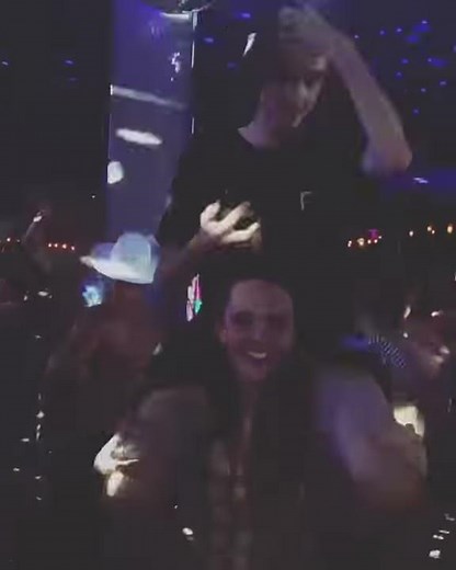 shoulder rides.boy on girl