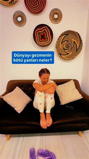 Ozlem Kurtuldu on Instagram: "Hepiniz benim yerimde olmak istiyorsunuz, benim yaşantıma gıpta ediyorsunuz değil mi? Ve hepiniz dünyayı gezmenin toz pembe olduğunu sanıyorsunuz? Kesinlikle değil 😔 Çok ama çok zor tarafları da var 😩 Kolombiya’ya gelirken zorluklarını biliyordum ama yaşamak farklı tabii 🫤 Öncelikle konaklama yerlerinde resepsiyon çalışanları dışında İngilizce konuşan yok 🤐 Derdinizi anlatmanız imkansız, internetten bir kaç cümle baktınız diyelim ama sohbet edemezsiniz ki, sakın