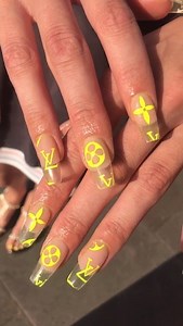 Incredible neon Louis Vuitton nails by Nat! | Preen