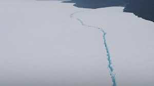 Povestea lui A68, uriașul iceberg care era să eșueze în Georgia de Sud. A generat un trilion de tone de apă dulce în ocean și efecte încă necunoscute asupra mediului