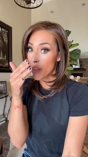 Nichole Alee Brown on Instagram: "Viral Wig- the most realistic, low density natural wig colors out there- Jon Renau knows wigs!! Theres a direct 30% off link in my profile. #jonrenau #viralwigs #viralwigsontiktok #realisticwigs #hairstyle @wigs_com"