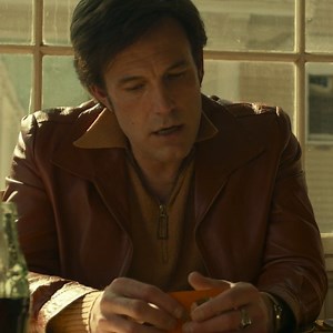 15K views · 46 reactions | Kann ja nicht jede:r in allem gut sein...  Wie sich Ben Affleck als Onkel von J.R. Moehringer schlägt, könnt ihr ab heute in #TheTenderBar sehen. | Amazon Prime Video | Facebook