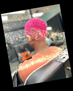 Tee always puts me to the test. We switched up again. Schedule your cut and color today. 🎀🌸💓🦩. headzupcutzstylezllc.booksy.com/ | Scotty Toomer