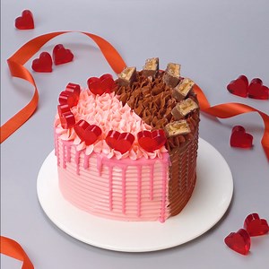 4.7K reactions · 595 shares | Amazing Homemade Chocolate Love Cake Decorating Compilation | Cake decoration ideas #cake #cakedesign #yumup #cakevideo | Handmade Cake | Facebook