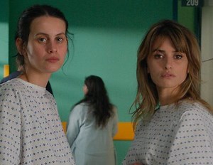 Tráiler de 'Madres paralelas': Penélope Cruz y Milena Smit protagonizan un nuevo melodrama puro Almodóvar