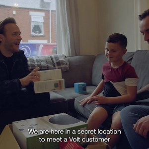 When we came together with Virgin Media, we launched Volt so that we could supercharge the UK. When we reached one million customers, Olly Murs surprised our one millionth customer with a bunch of tech goodies 🤗 Take a look 👀 #BetterConnected | O2