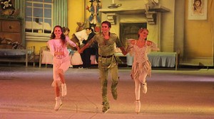 Terhibur Sekaligus Belajar Nilai Moral dari Peter Pan on Ice