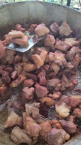 Ya están los chicharrones amor, chicharrones salvadoreños #comidasalvadoreña #chicharrones | Alexis Huellas Verdes
