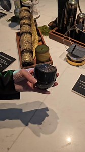 เหตุการณ์เกิดขึ้นเมื่อคืนเลยค่ะ เมื่อพี่ฟลุคตกใจแรง เนย!! พี่นวดหน้าไม่ได้เพิ่งฉีดหน้ามา ลูกสาวก็เลยไปปฏิบัติหน้าที่รับบริการทรีตเมนต์กับ SHISEIDO ในไลน์ Future Solution Ex มาค่ะ โดยวิธีการนวดของเค้าเรียกว่า Yutaka Treatment ค่ะ ขั้นตอนการนวดของเค้า จะมีการใช้ Imari Ware เครื่องมือนวดเซรามิกดั้งเดิมของญี่ปุ่นอุ่นร้อน มาประคบกับผิว สบายผ่อนคลายมากๆค่ะ อัพเดทเพิ่มเติมค่ะ* นวดเสร็จผิวอิ่มฟูมากกก ตื่นมาตอนนี้หน้ายังใสกิ๊งอยู่เลยค่ะ //แอดมินเนย | fluke - alwaysfluke.com