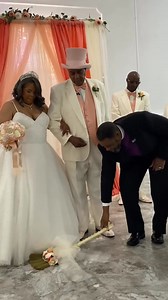 🤦🏾‍♀️ #whewchile ⁉️🤣✌🏾 #wedding #bloopers | Liquideep