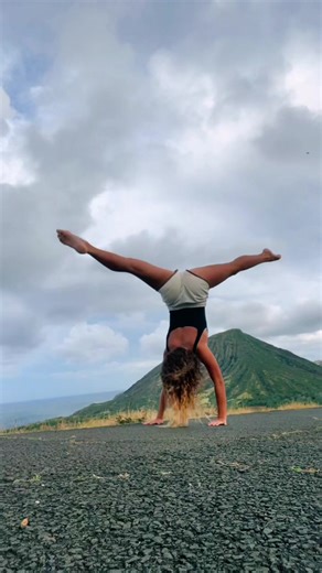 Un cadre idyllique pour faire de la gym 💙 On a fait un shooting ici, venez sur 1nsta 🙈