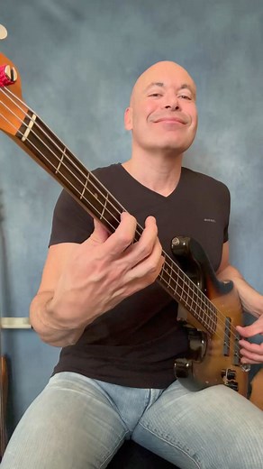 JB Impro ⭐️ #jampedalswaterfallbass #eventidespace | Yves Carbonne