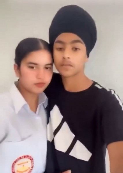 Cute Punjabi Girlfriend Blowjob MMS Leaked Sex Video