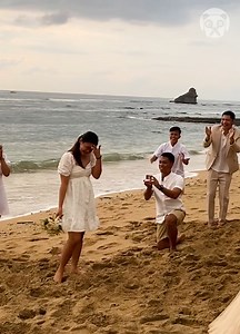 Incredible surprise proposal on the beach! | Lady Panda
