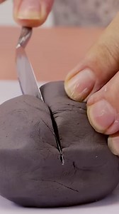 Say hello to our Air Hardening Modelling Clay in Grey! 🤩 This 500g clay block is easy to knead, smooth and mould into fun sculptures, models, décor and more. Plus, you don’t need a kiln or oven to set your creations, just leave it out to dry! Check it out in our full product demo > https://youtu.be/peUqFZ_A_TM #montmarteart #icancreate #artsupplies #airdryclay #airdryingclay #airdryclayart #airdryclaycreation | Mont Marte