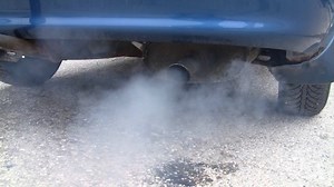 Hard Cranking and Revving Lady. brandnew movie at pedaltube.com | Pedal Pumping Friends