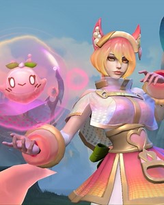 Food Spirit Ahri membawakan letusan perisa kepada Wild Pass Musim 13! 🍊 Capai Wild Pass level 50 untuk mengaktifkannya, 26 Mei – 18 Julai GMT 8. Jangan lupa untuk mengambil bentuk Ascendednya daripada Wild Pass Emporium 🍑 | League of Legends: Wild Rift