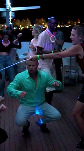 🪩 NEW Saturday night dinner dance parties, starting May 31st! Featuring: - Buffet Dinner - An open bar - Top-notch DJs - Themed music nights Each 2-hour cruise includes a buffet dinner, skyline views, and a dance floor with the BEST music 🔊 from disco fever to Y2K throwbacks, EDM, and Reggae hits depending on that night's theme… Pick your theme, dress the part, and dance under the stars aboard a luxury yacht with your best friends. 💃 🤘 Check out each themed night using the link below: https: