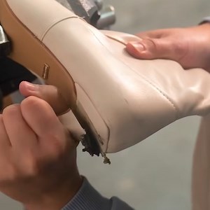 Upgrading shoes with a coin twist! | 5-Minute Crafts Play