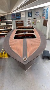 “Flash”-1962 18.5’ Greavette Gentleman’s Racer receives final coat of Epifanes Clear Varnish. www.breenboats.com/flash | Breenboats