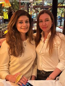 My week long trip to Paris, #Poojainparis went to my fav designer SCHIAPARELLI and bought my dream ring. Saw the Claude Monet exhibit and Napoleon’s bed. Was lucky to see the #notredame cathedral after it reopened. Hung out with family and frirnds in paris. Took the T around, walked a lot, met up with my renound world famous artist friends from Belgrade https://pkart88.com/ & Julia Andreeva in one of the most historic restaurants #ledomemontparnasse. https://www.restaurant-ledome.com/en/home/ Al