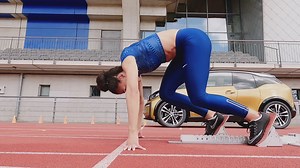 Mensch gegen Maschine: Mujinga Kambundji im 100-Meter-Duell mit Elektroauto