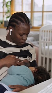 Pump comfortably while working with Philips AVENT Breast Pump! More comfort, more milk, and easy to take on-the-go! ✨💖 | Philips Avent