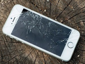 How to Buy Broken Phones for Your Cell Phone Repair Business