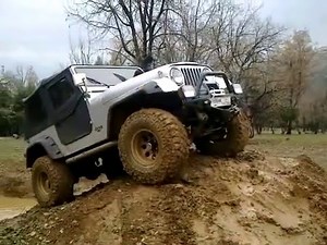 Jeep CJ7 in mud