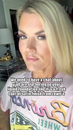 🎨 IT’S NOT PAINT. You know who you are. Stop smearing it all over your face and slathering those liquids. Throw them away. Burn them. I don’t care. Use better make up and change up your technique! 👉🏼ESPECIALLY for mature skin, textured skin, you don’t want to paint your face like you would paint a wall with a paint brush. It’s important to press your makeup into your skin and allow it to melt with hydrating ingredients that won’t strip the soul (hydration) from your skin like traditional foun