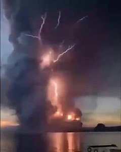 10K views · 503 reactions | The power of Mother Earth. Volcanic lightning is a visually incredible, naturally occurring phenomenon that has been witnessed and documented in nearly 200 eruptions over the last 200 years | Unify | Facebook