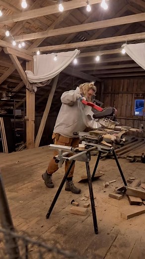Jenter kan hvis de vil 💪🏼 #girls #farm #animals #barn #lokale #låve #pettingfarm #besøksgård #småbruk #homestead #tiktoknorge #norgetrengerbonden #bonde #småbruksliv #love #food #farmer #newholland #agriculture #agriculturelife #kisan #india #tractors #punjab #horticulture #tractor #agribusiness #farmerslife #farmersprotest #farmers #farmlife #nature #agro #organic #organicfarming #farmersmarket #harvest #johndeere #farms #farmerlife | Naida Hill
