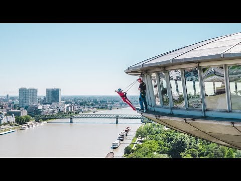 SkyWalk Ufo Bratislava - 360 walking around UFO Restaurant (4K)
