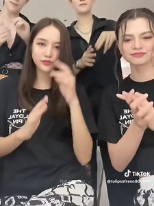 Tiktokers era Mona Sila 🥰💕 #freenbeckyforever #flexchallenge | Becky Armstrong & Girlfreen fanpage