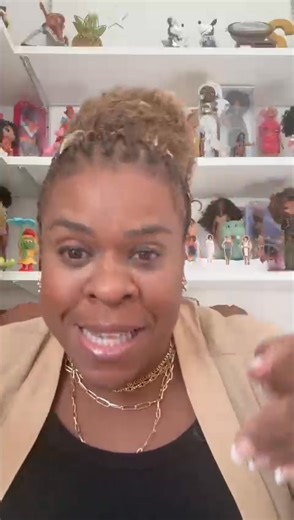 Estreando o seu espetáculo “ 100%” Cacau, promete boas gargalhadas do publico com história hilárias reunidas em sua trajetória. Já participou de diversas peças e montagens, dentre elas a aclamada pelo público e crítica “Trair e Coçar é Só Começar”. No cinema, Cacau participou de vários filmes, merecendo destaque os sucessos de bilheteria:“Vai que cola - O Filme”,” Vai que cola - O Filme 2” , “ Os Farofeiros” e recentemente deu vida a “ Nega Juju”, no filme “No Gogó do Paulinho” e protagonizou “J