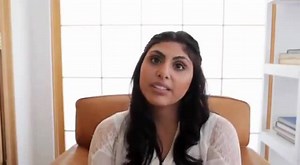 Vianet started to notice stretch marks after giving birth to her son, so she followed a recommendation from her sister and tried Mederma® Stretch Marks Therapy - now Vianet can't stop recommending it either! | Mederma