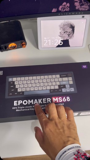 Carlos eduardo on Instagram: "Epomaker ms68 unboxing aluminum mechanical keyboard, hot-swapp, 0.85” screen, tri-mode, anti-ghost #epomaker #epomakerkeyboard #epomakerms68 #keyboard #gamingpc"