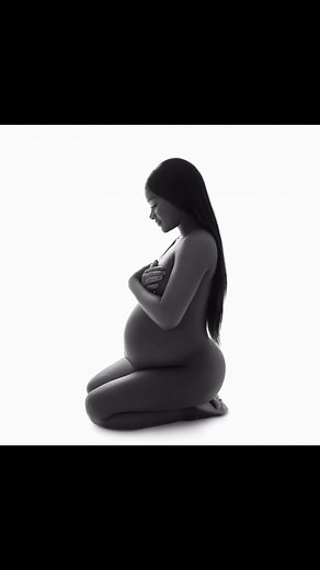 Embrace your beautiful, pregnant body with a nude maternity photo session. 🤰🏻 It’s a chance to celebrate the incredible journey of motherhood and capture this special time in your life. Don’t be shy, let me guide you through every pose and make you feel completely at ease. Trust me, the results will be stunning and empowering. Book your session today and create timeless memories that you will cherish forever. You deserve to feel confident and radiant during this special time in your life. Let’