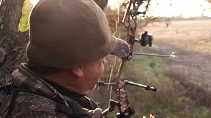 Biscuits & Ruttin Bucks 🦌 | Small Town Hunting