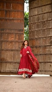✨ Draped in elegance, Charizma’s Vasal Collection is a masterpiece of tradition and grace. From intricate embroidery to regal chiffon, every detail weaves a story of heritage and timeless style. Unstitched luxury, crafted for the moments that matter most. 💫 𝐎𝐫𝐝𝐞𝐫 𝐎𝐧𝐥𝐢𝐧𝐞 𝐰𝐰𝐰.𝐲𝐨𝐮𝐫𝐥𝐢𝐛𝐚𝐚𝐬.𝐜𝐨𝐦🌸 𝐅𝐫𝐞𝐞 𝐒𝐡𝐢𝐩𝐩𝐢𝐧𝐠 • 𝐂𝐎𝐃 𝐢𝐧 𝐔𝐀𝐄 | 𝐈𝐧𝐝𝐢𝐚 𝟏𝟎𝟎% 𝐎𝐫𝐢𝐠𝐢𝐧𝐚𝐥 𝐏𝐫𝐨𝐝𝐮𝐜𝐭𝐬 . {YourLibaas, Lawn Suit, Lawn Collection, Best friend, Iqbal Hussain, Zara Sh