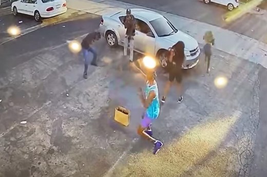 Video: LA robbery victim shots his would-be assailants