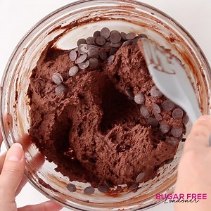 These keto coconut flour brownies are so moist and fudgy! Recipe ⬇️⬇️ | Sugar Free Londoner - Low Carb Recipes