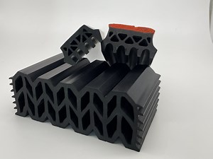 [Hot Item] Flexible Durable EPDM Rubber Edge Trim Black U Channel Flexible Protector EPDM Rubber Seal Strip Weather Stripping Door Seal Strip