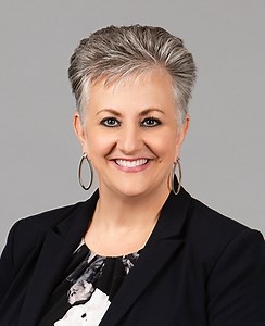 Sandra L Peters, Financial Advisor in Cranston, RI