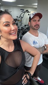 Sentou minha gente!!! E com treino top na @fisiotrainersaquino @treinadoraquino @treinadora.luanasantos 🏋️‍♀️🏋️‍♀️ | Helen Ganzarolli