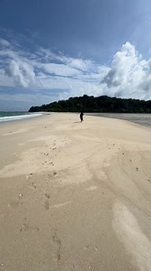 71K views · 972 reactions | Du dike samudro majhe beach | Änushree Biswas | Facebook